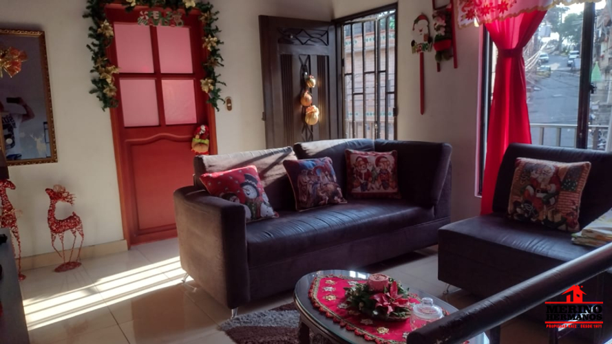 Casa de 6 alcobas en venta en Belalcazar, Medellín, 185 m² · foto 16 de 24