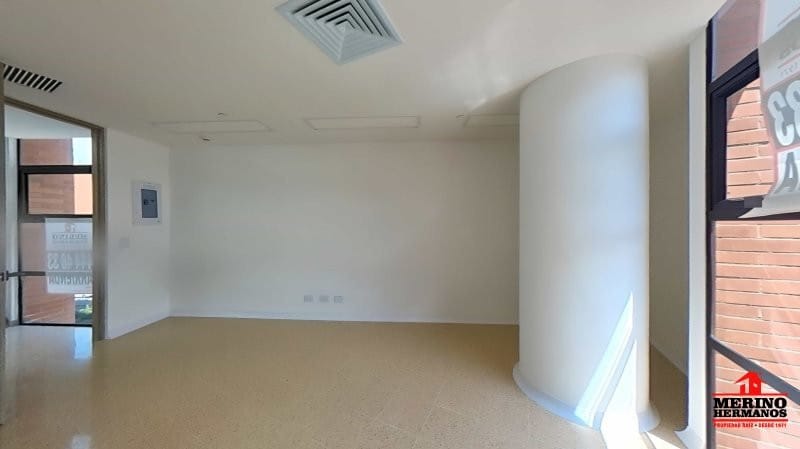 Consultorio en venta en El Poblado, Medellín, 32 m² · foto 11 de 15