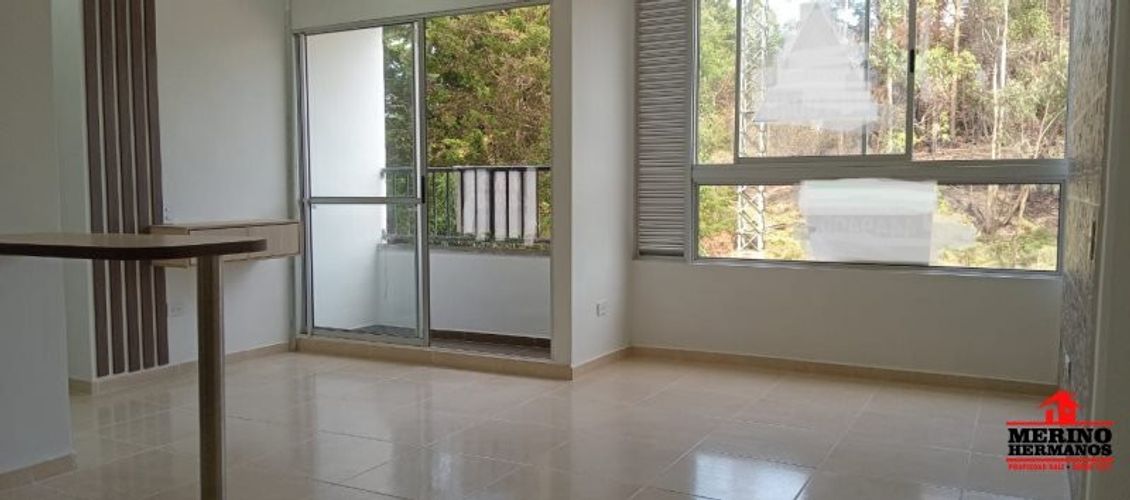 Apartamento de 2 alcobas en venta en Centro, Rionegro, 52 m² · foto 2 de 24