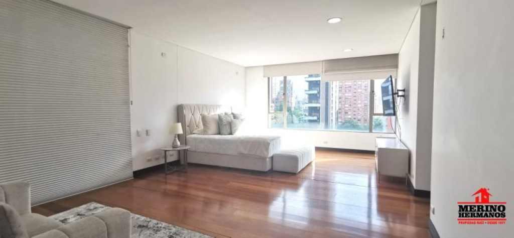 Apartamento en venta en El Poblado, Medellín · foto 6 de 24