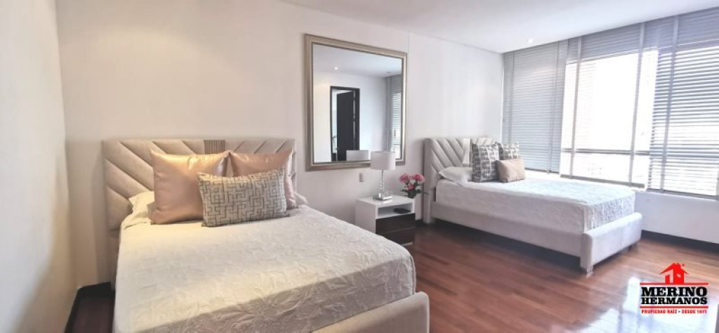 Apartamento en venta en El Poblado, Medellín · foto 8 de 24