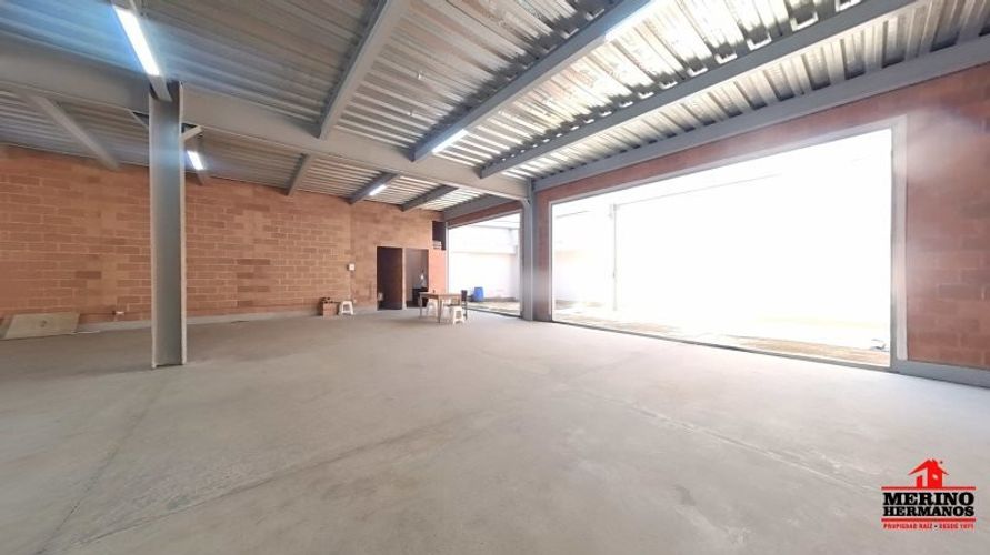 Local en arriendo en La America, Medellín, 300 m² · foto 8 de 16