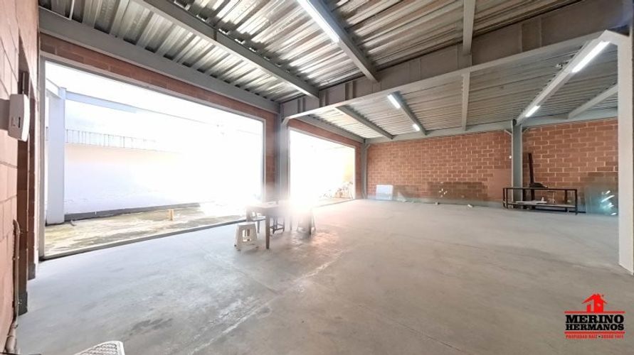 Local en arriendo en La America, Medellín, 300 m² · foto 9 de 16