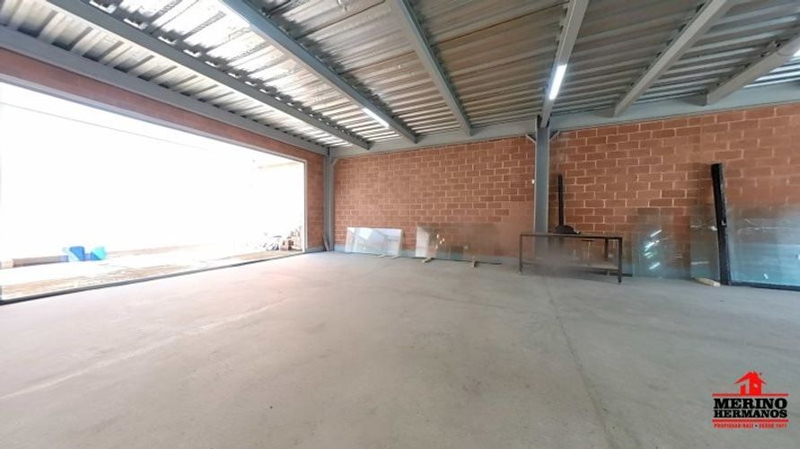 Local en arriendo en La America, Medellín, 300 m² · foto 10 de 16