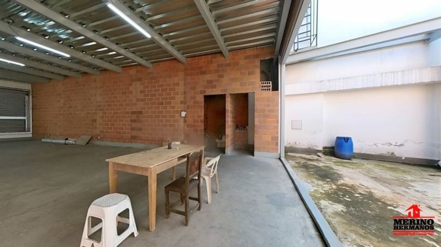 Local en arriendo en La America, Medellín, 300 m² · foto 12 de 16