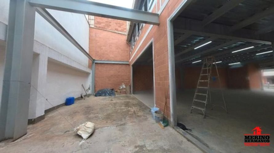 Local en arriendo en La America, Medellín, 300 m² · foto 14 de 16