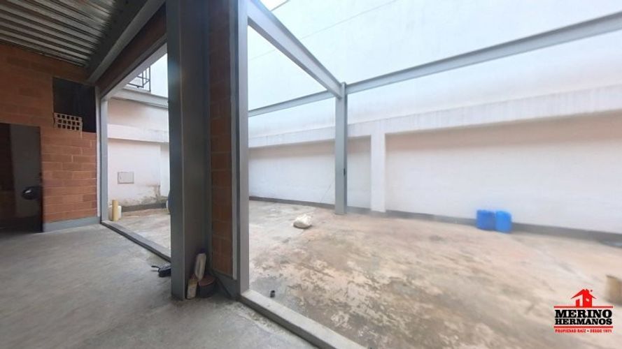 Local en arriendo en La America, Medellín, 300 m² · foto 15 de 16