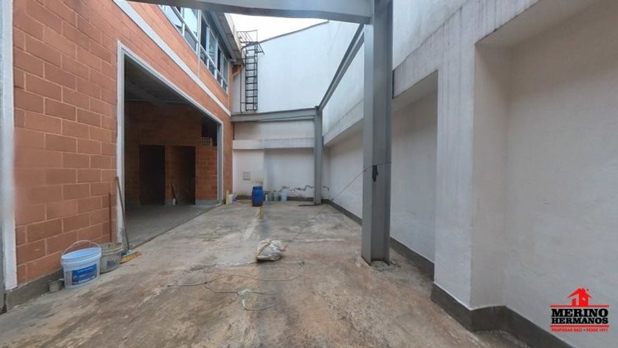 Local en arriendo en La America, Medellín, 300 m² · foto 16 de 16