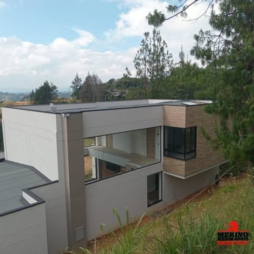 Casa de 4 alcobas en venta en Aeropuerto, Rionegro, 270 m² · foto 2 de 22