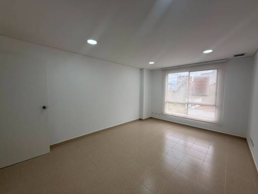 Oficina en arriendo en Patio Bonito, Medellín, 40 m² · foto 4 de 11
