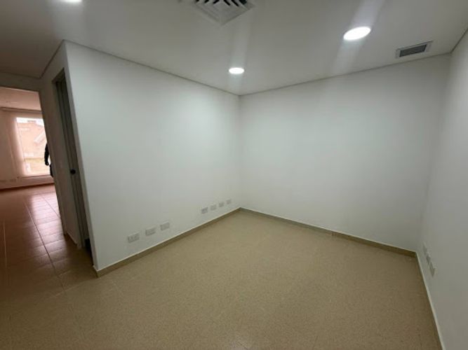 Oficina en arriendo en Patio Bonito, Medellín, 40 m² · foto 9 de 11