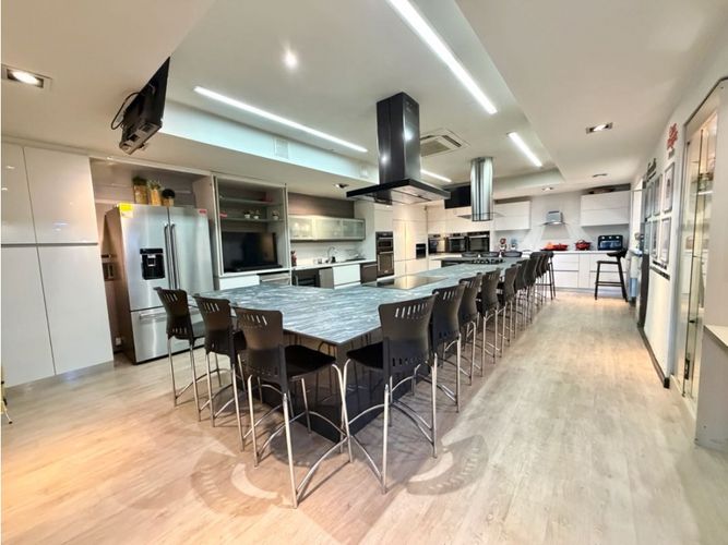 Casa de 5 alcobas en venta en Chico, Bogotá, 640 m² · foto 6 de 12