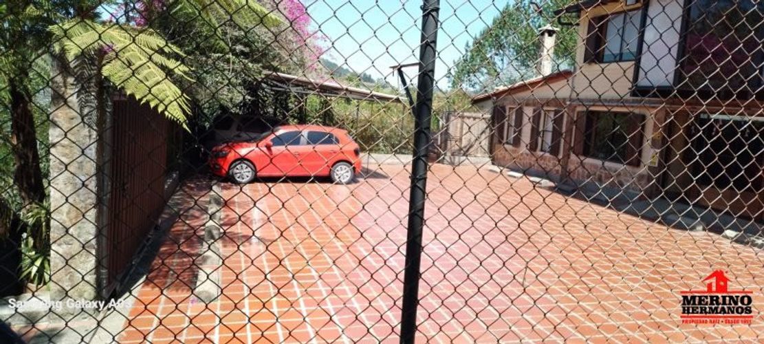 Casa de 11 alcobas en venta en Guarne, 800 m² · foto 3 de 23
