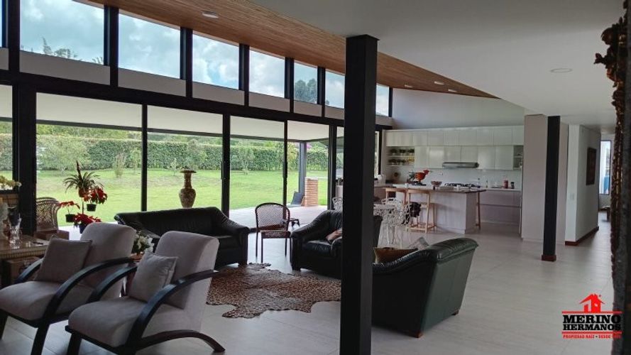 Casa de 5 alcobas en venta en La Esperanza, El Carmen de Viboral, 487 m² · foto 17 de 24