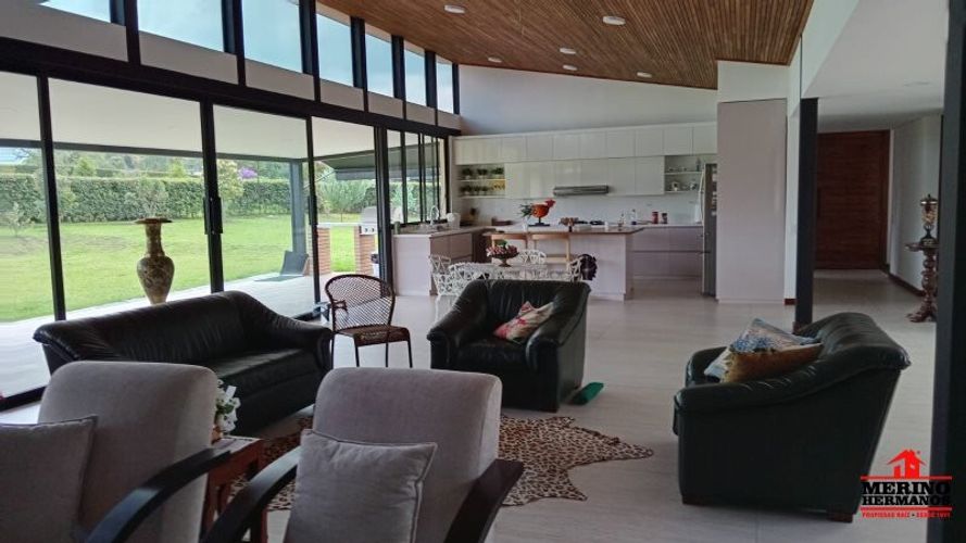Casa de 5 alcobas en venta en La Esperanza, El Carmen de Viboral, 487 m² · foto 18 de 24