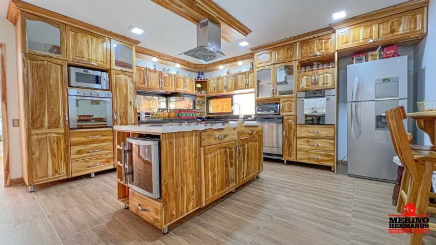 Casa de 9 alcobas en venta en Centro, Rionegro, 600 m² · foto 5 de 24