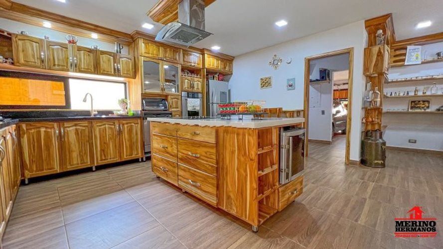 Casa de 9 alcobas en venta en Centro, Rionegro, 600 m² · foto 8 de 24
