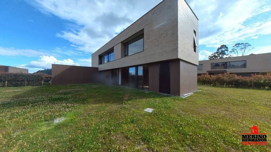 Casa de 3 alcobas en venta en Zuñiga, Envigado, 310 m² · foto 4 de 24