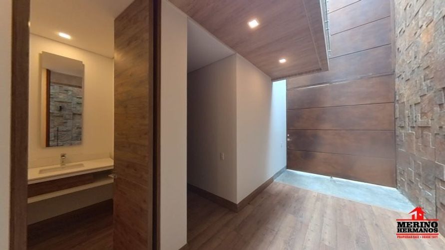 Casa de 3 alcobas en venta en Zuñiga, Envigado, 310 m² · foto 5 de 24