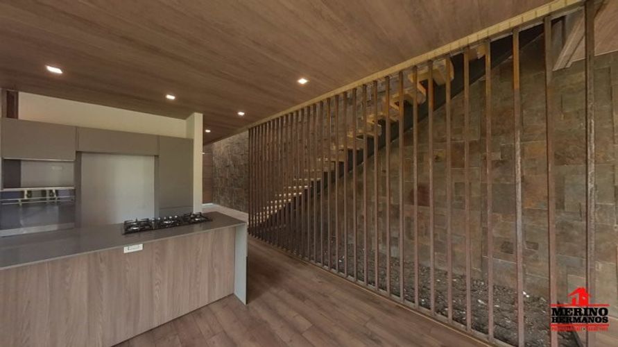 Casa de 3 alcobas en venta en Zuñiga, Envigado, 310 m² · foto 11 de 24