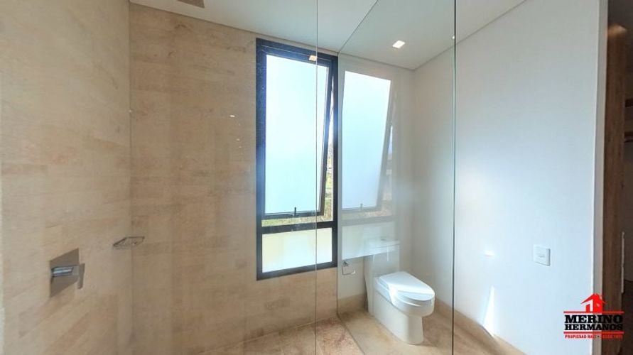 Casa de 3 alcobas en venta en Zuñiga, Envigado, 310 m² · foto 17 de 24