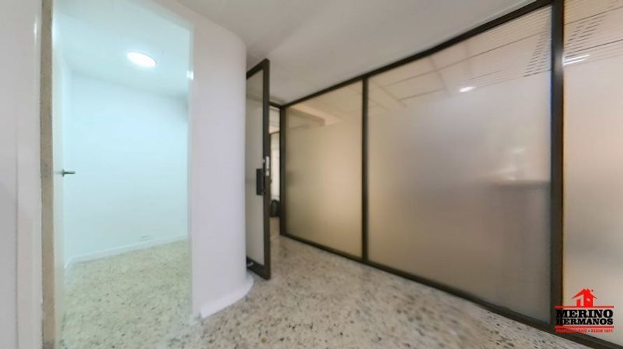 Oficina en arriendo en Laureles, Medellín, 100 m² · foto 6 de 24
