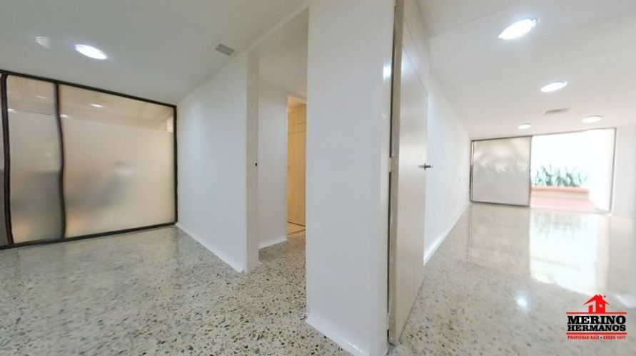Oficina en arriendo en Laureles, Medellín, 100 m² · foto 9 de 24