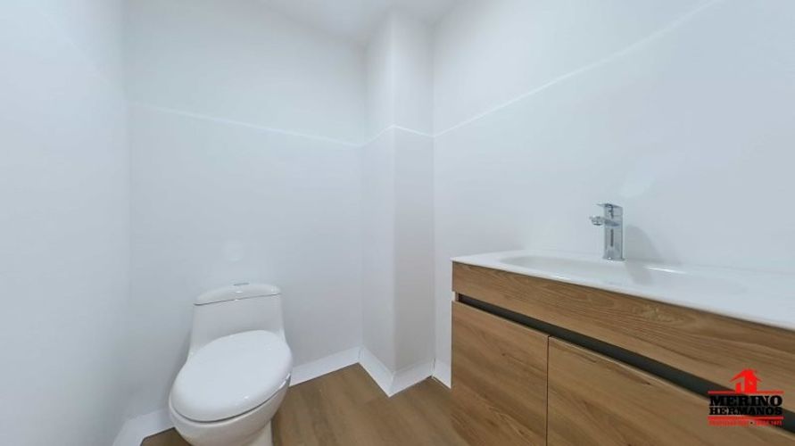 Oficina en arriendo en Laureles, Medellín, 100 m² · foto 18 de 24