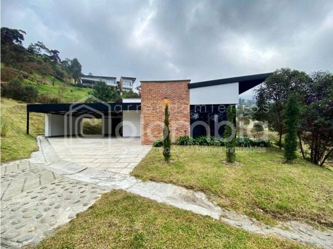 Casa de 4 alcobas en venta en La Catedral, Envigado, 250 m² · foto 2 de 24