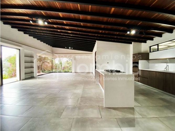 Casa de 4 alcobas en venta en La Catedral, Envigado, 250 m² · foto 5 de 24