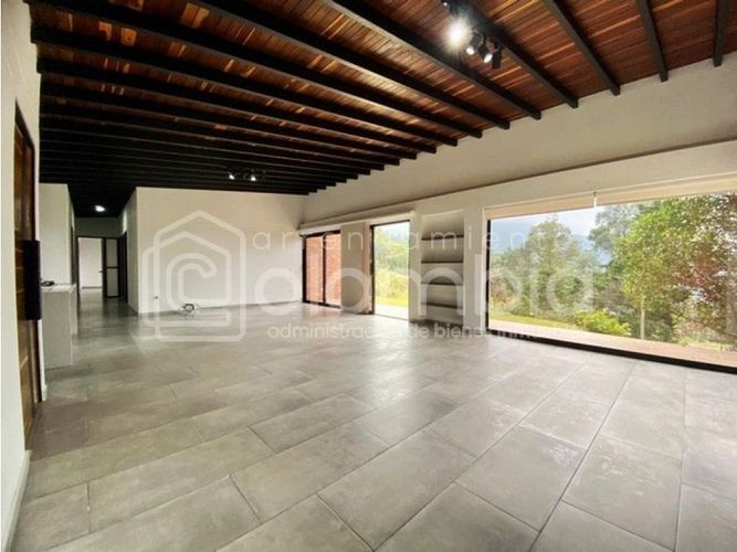 Casa de 4 alcobas en venta en La Catedral, Envigado, 250 m² · foto 9 de 24