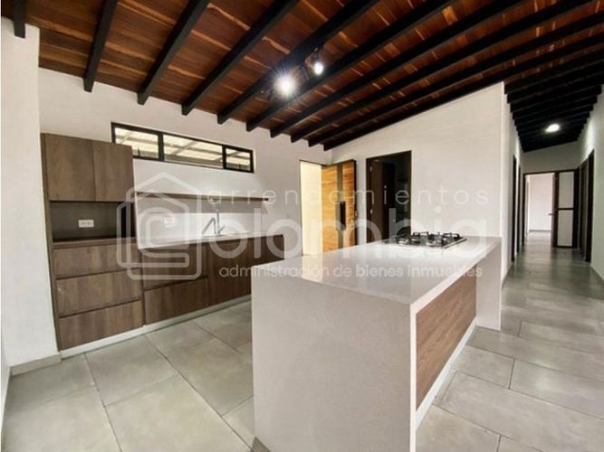 Casa de 4 alcobas en venta en La Catedral, Envigado, 250 m² · foto 10 de 24