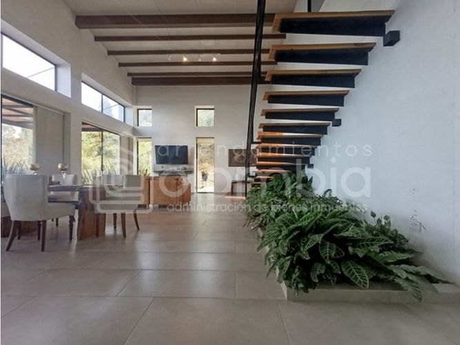 Casa de 4 alcobas en venta en La Catedral, Envigado, 310 m² · foto 14 de 24
