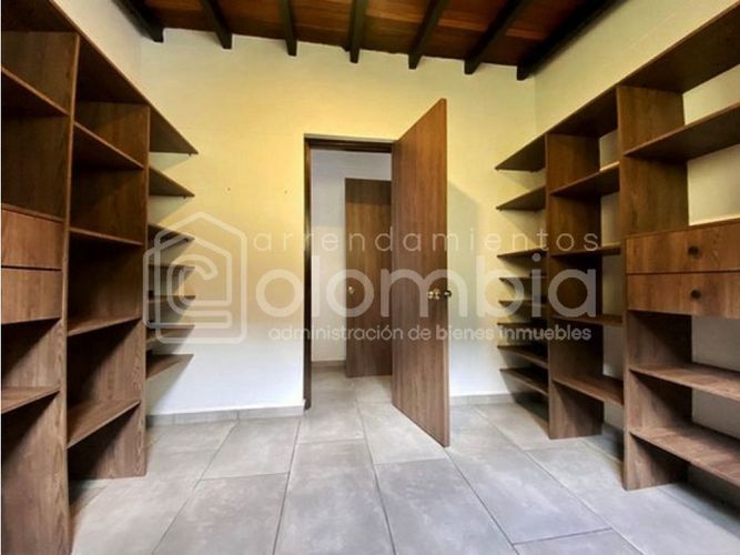 Casa de 4 alcobas en venta en La Catedral, Envigado, 250 m² · foto 22 de 24