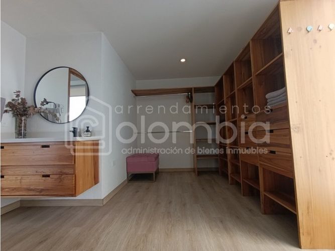 Casa de 4 alcobas en venta en La Catedral, Envigado, 310 m² · foto 18 de 24