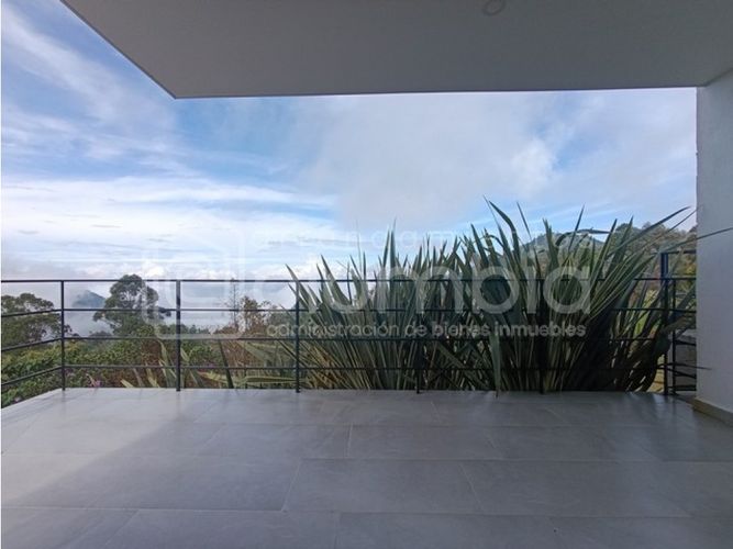 Casa de 4 alcobas en venta en La Catedral, Envigado, 310 m² · foto 19 de 24