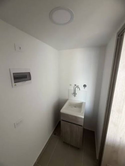 Apartamento de 3 alcobas en arriendo en Ciudad Del Río, Medellín, 74 m² · foto 6 de 15