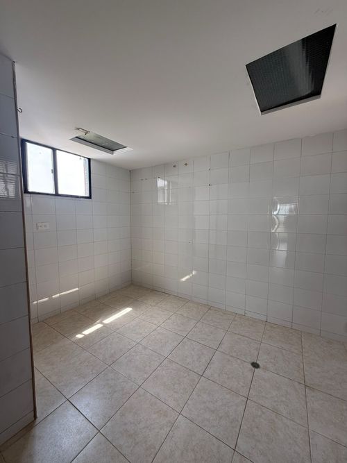 Apartamento de 4 alcobas en venta en Br. La Esmeralda Ii, Girardot, 178 m² · foto 21 de 24