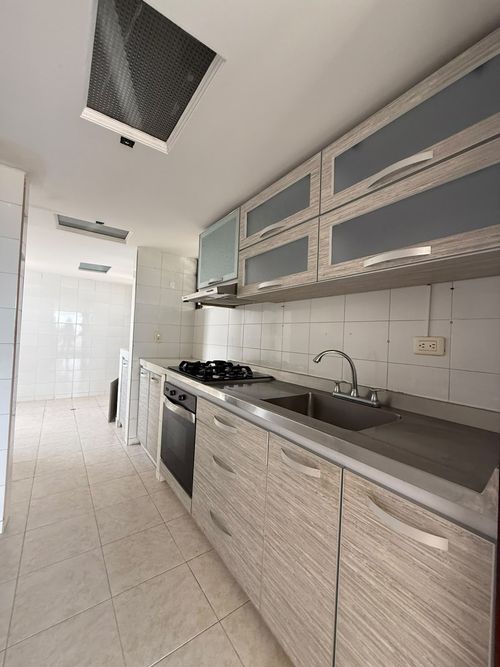 Apartamento de 4 alcobas en venta en Br. La Esmeralda Ii, Girardot, 178 m² · foto 24 de 24