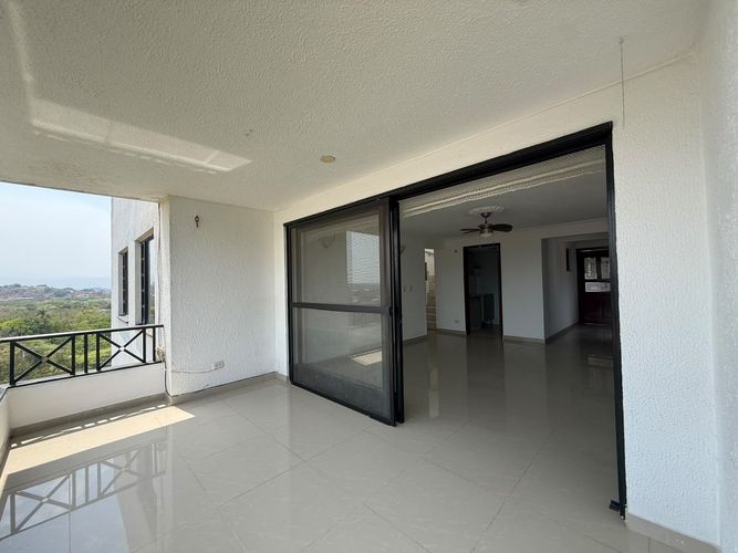 Apartamento de 4 alcobas en venta en Br. La Esmeralda Ii, Girardot, 178 m² · foto 23 de 24