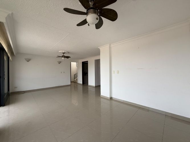 Apartamento de 4 alcobas en venta en Br. La Esmeralda Ii, Girardot, 178 m² · foto 16 de 24