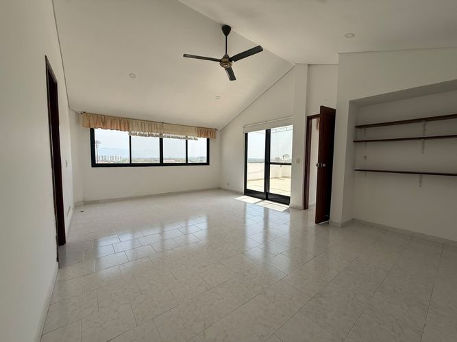 Apartamento de 4 alcobas en venta en Br. La Esmeralda Ii, Girardot, 178 m² · foto 4 de 24