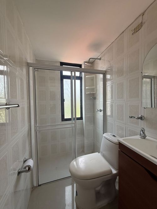 Apartamento de 4 alcobas en venta en Br. La Esmeralda Ii, Girardot, 178 m² · foto 18 de 24