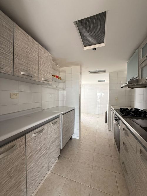 Apartamento de 4 alcobas en venta en Br. La Esmeralda Ii, Girardot, 178 m² · foto 20 de 24