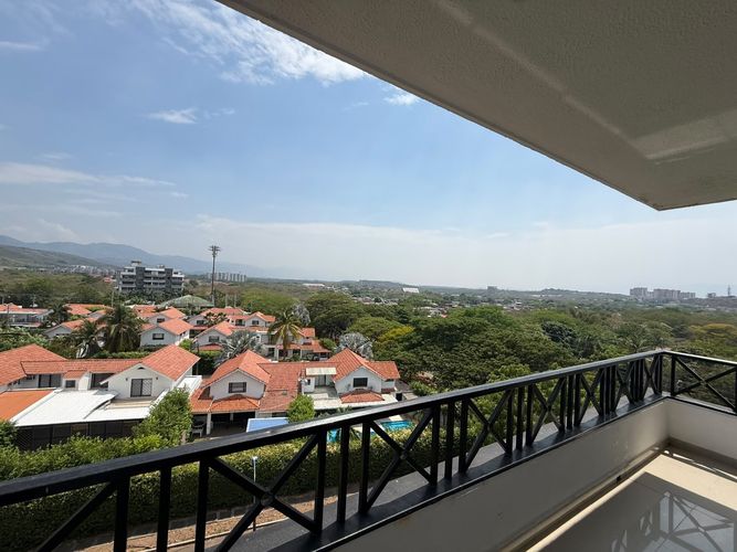 Apartamento de 4 alcobas en venta en Br. La Esmeralda Ii, Girardot, 178 m² · foto 17 de 24
