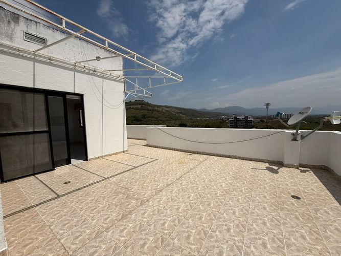Apartamento de 4 alcobas en venta en Br. La Esmeralda Ii, Girardot, 178 m² · foto 14 de 24