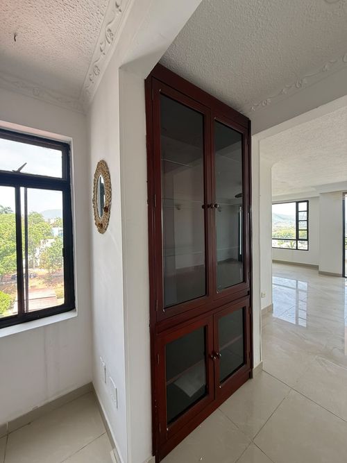 Apartamento de 4 alcobas en venta en Br. La Esmeralda Ii, Girardot, 178 m² · foto 10 de 24
