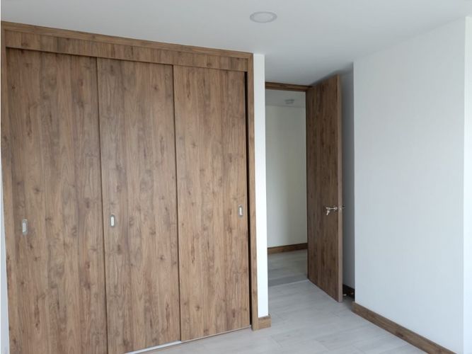 Apartamento de 2 alcobas en arriendo en Ciudad Del Río, Medellín, 90 m² · foto 9 de 15