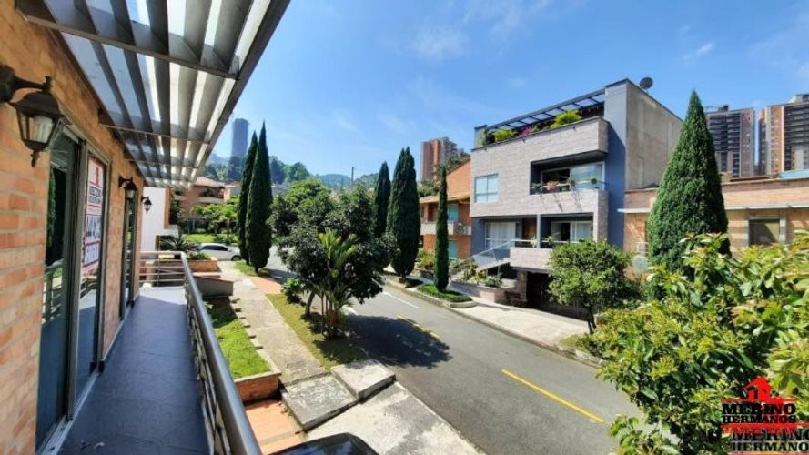 Casa de 6 alcobas en venta en San Jose, Sabaneta, 400 m² · foto 2 de 24