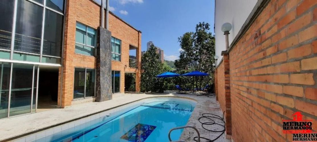 Casa de 6 alcobas en venta en San Jose, Sabaneta, 400 m² · foto 11 de 24